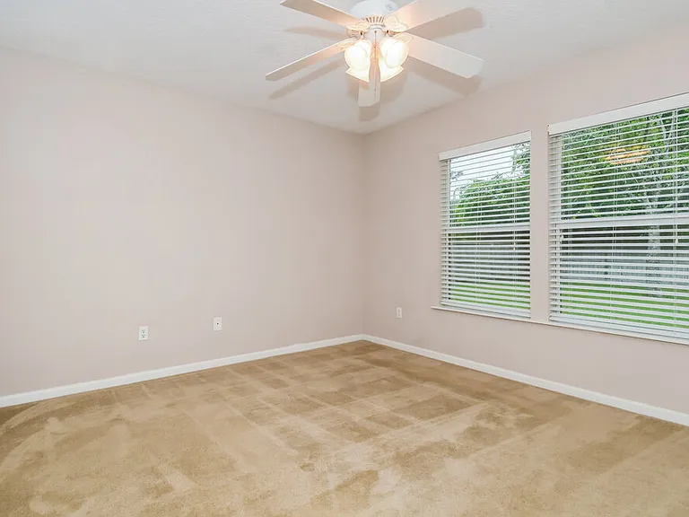 948 Collinswood Dr — Photo 8