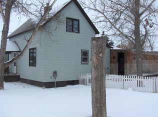 8 E Monroe Ave, Chester, MT 59522