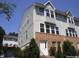200 Hendrick Ave, Glen Cove, NY 11542
