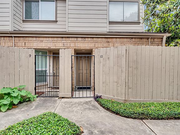 4th image of 1829 Augusta Dr APT 10