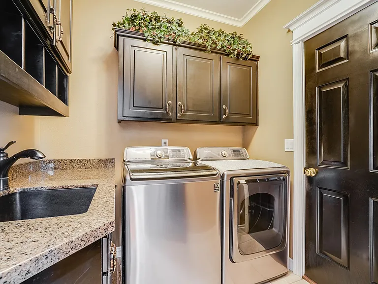 9990 NW Ash St — Photo 12