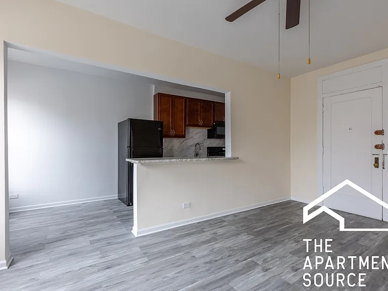 2712 N Milwaukee Ave #215 — Photo 9