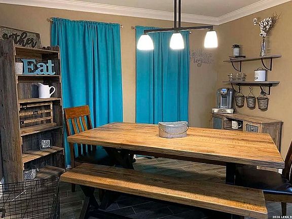 4th image of 419 N Cedar