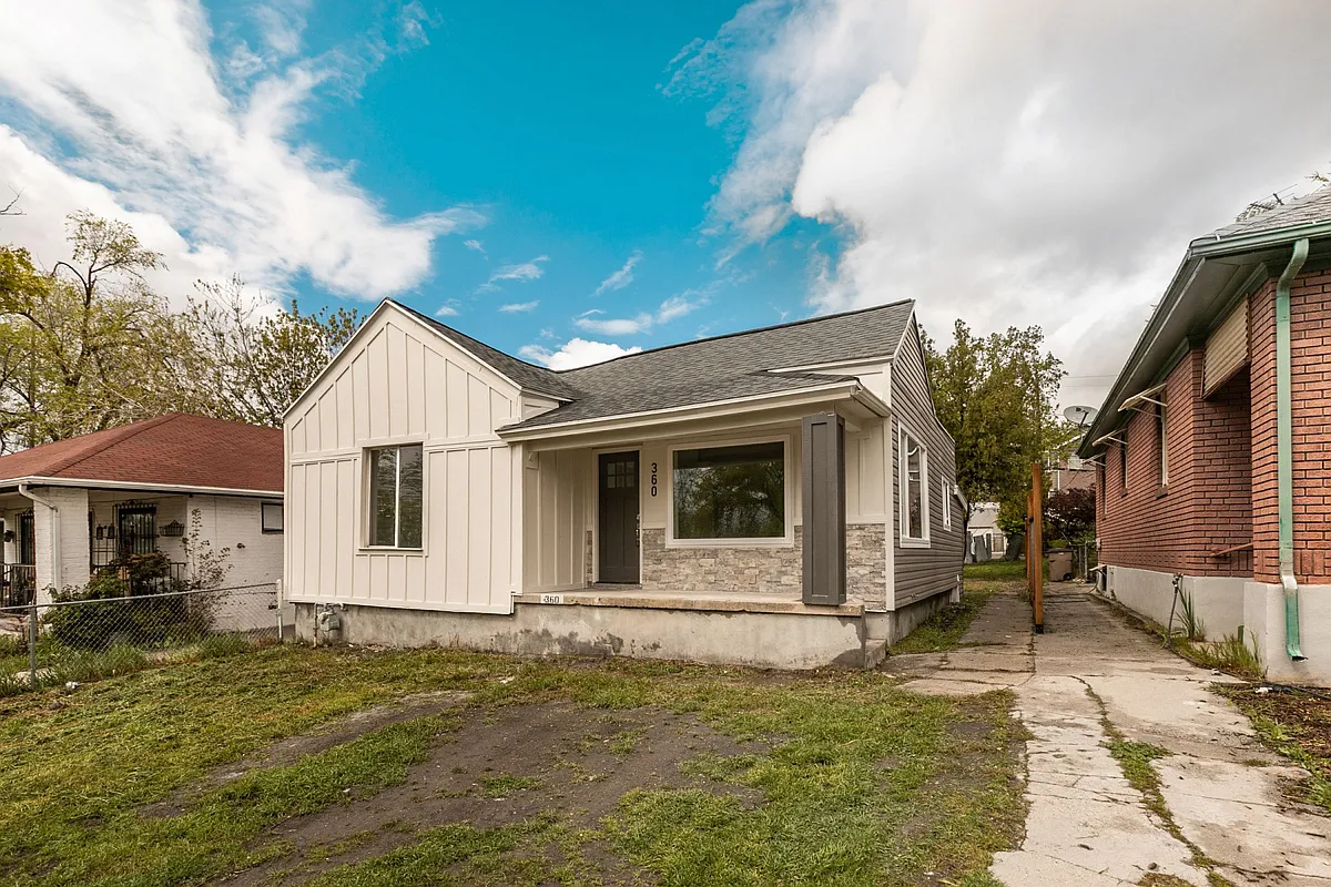 Building Photo - 360 W 700 N