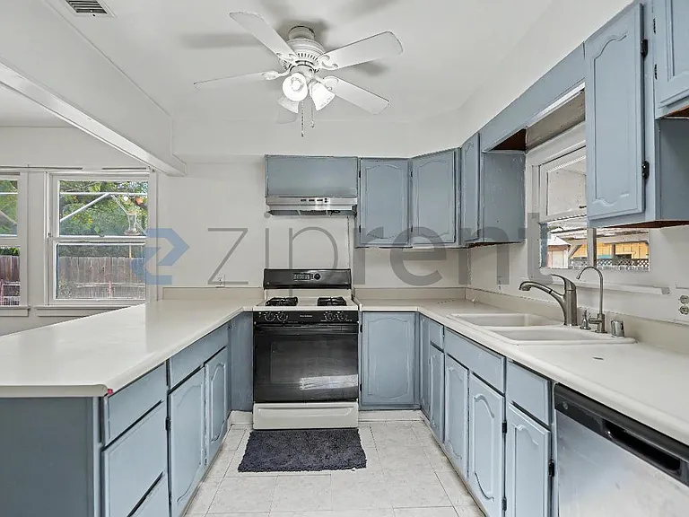 344 N Poli Ave — Photo 11