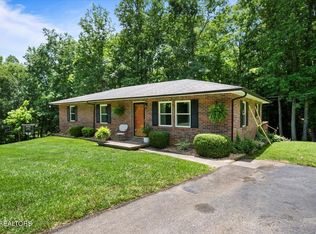 382 Tionesta Dr, Jacksboro, TN 37757