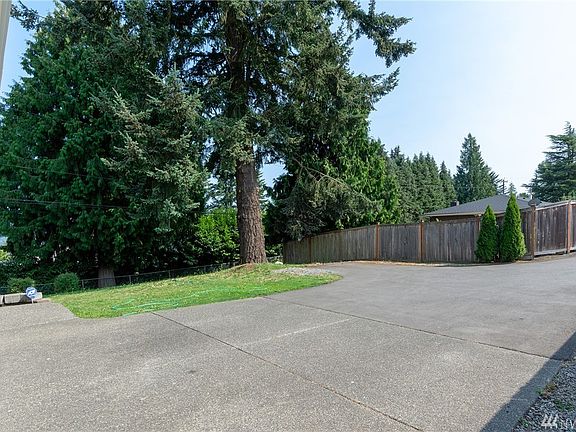 4th image of 4630 S 164th St