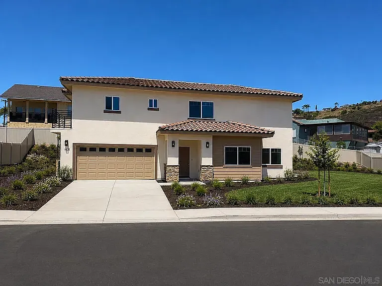 4 bed, 2.5 bath, 2132 sqft, $5,200 — Photo 1
