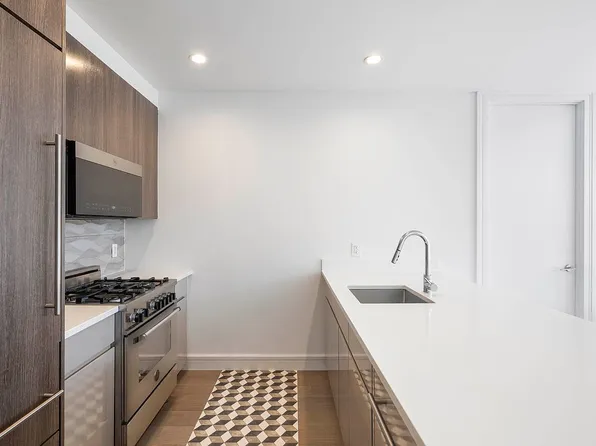 695 6th Ave #2P, Brooklyn, NY 11215