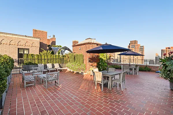 Sold by Compass | media 14