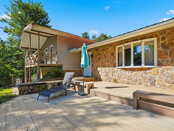 3rd image of 206 Woodlawn Dr