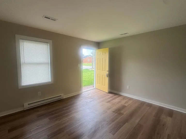 100 Ligustrum Ct — Photo 4