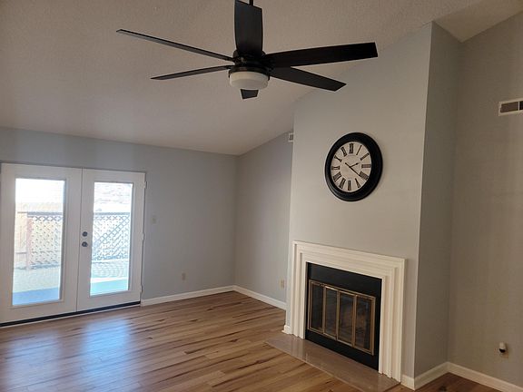 5th image of 1412 Willow Crossing Dr