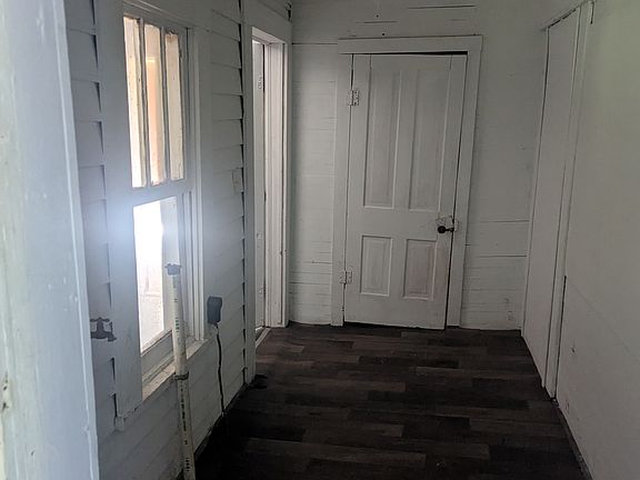 2nd image of 925 Moncrief St