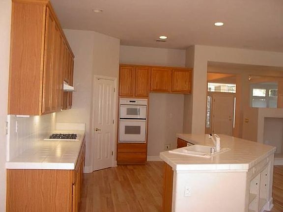 3rd image of 3985 Ironwood Dr