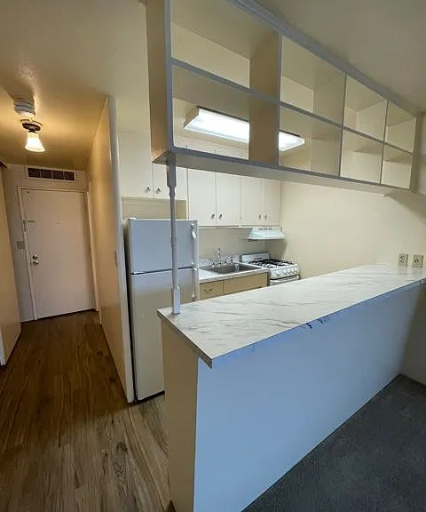 Executive House — Photo 19