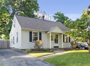 20 Elmtree Rd, Rochester, NY 14612