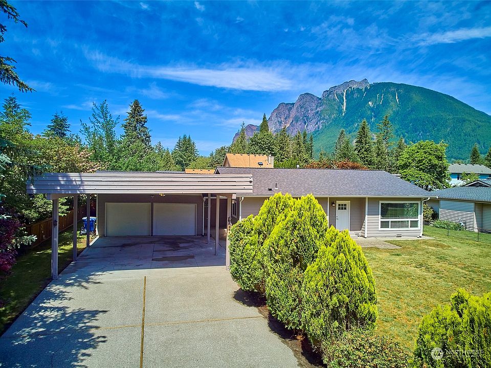 1st image of 444 SE Alder Drive