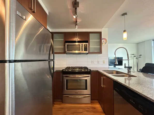 8068 Westminster Hwy #617, Richmond, BC V6X 0C6