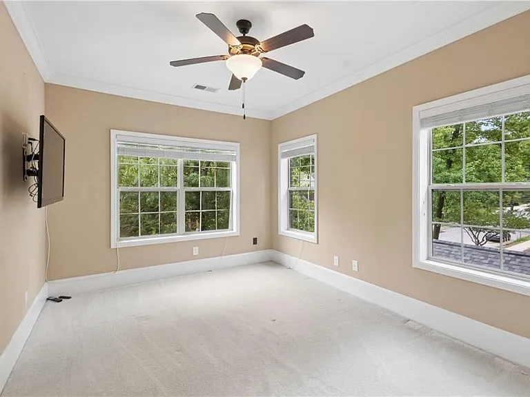 374 Clifton Rd NE — Photo 25