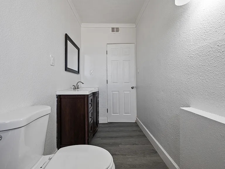 702 W Pepper Pl #1 — Photo 11
