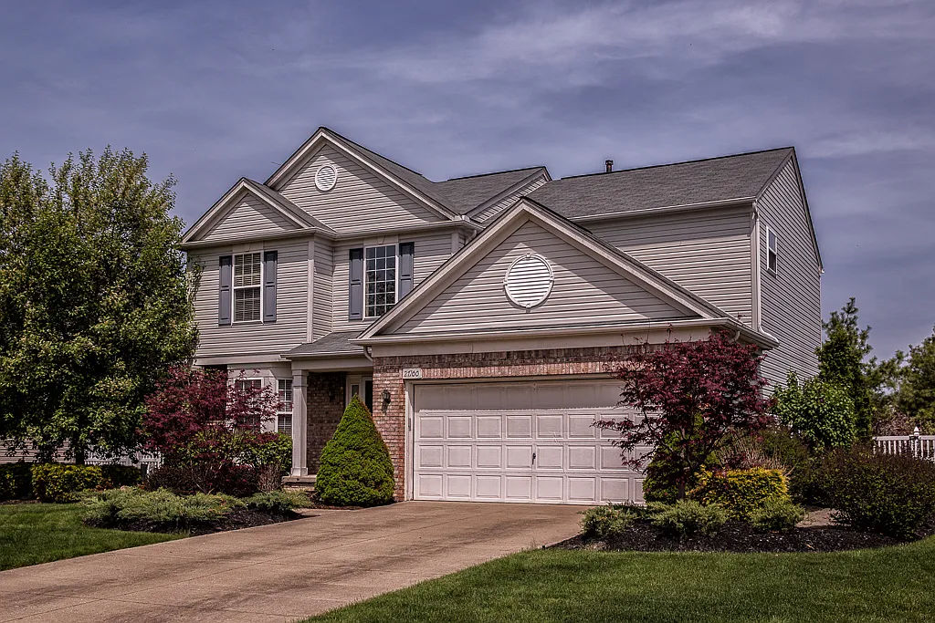 27100 Laurel Ln photo 1