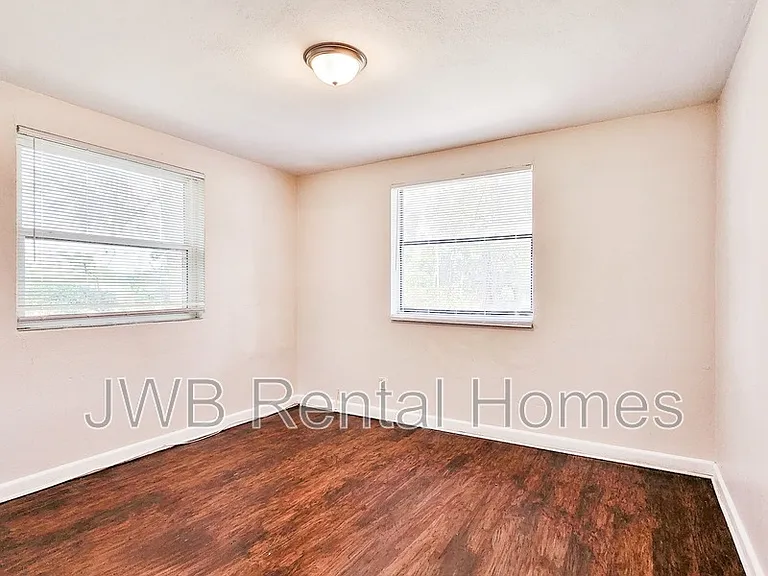 1526 Ribault Scenic Dr — Photo 8