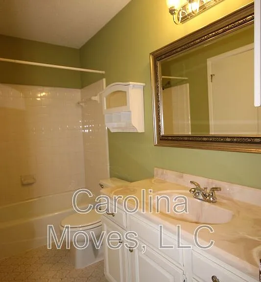 324 Skylark Cir — Photo 11