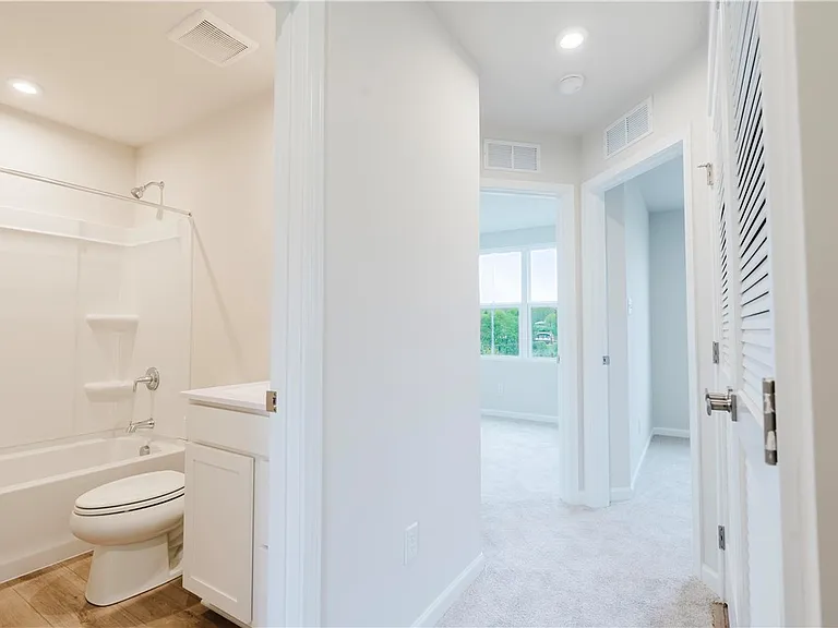 157 White Oak Dr #A — Photo 10