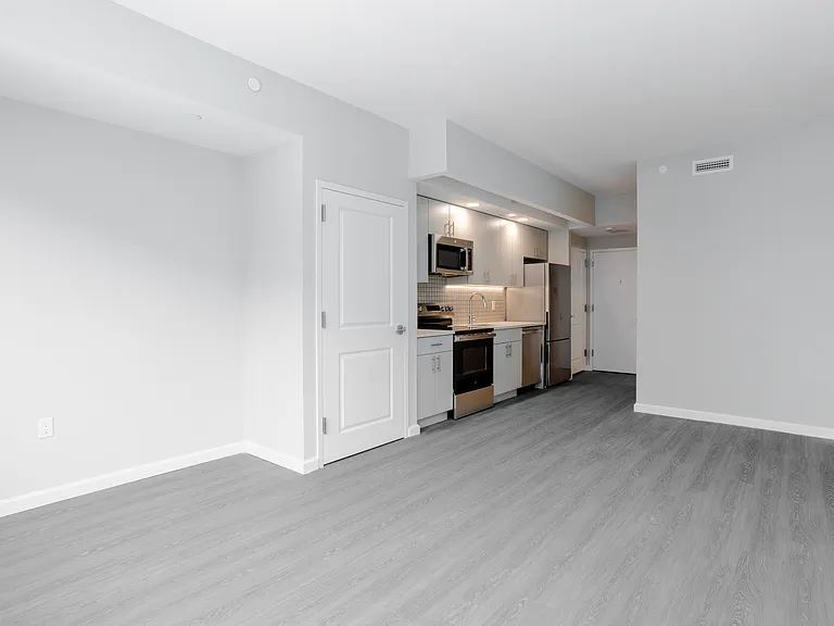 18303 Hillside Ave #2G — Photo 6