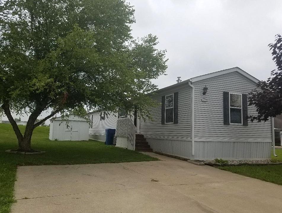 1st image of 305 Grand River Dr