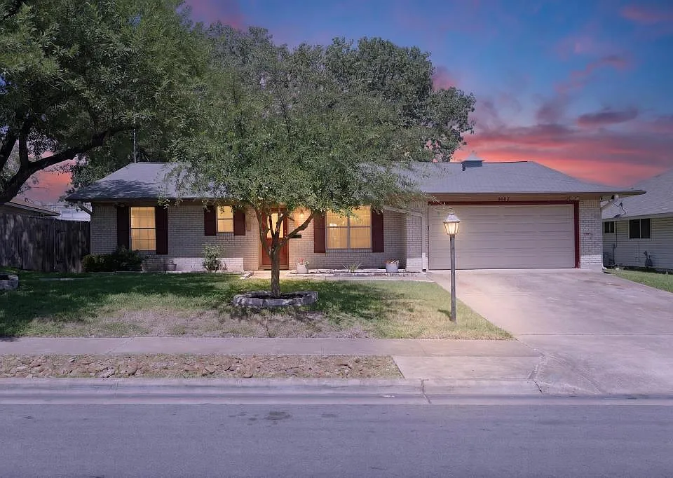 8602 Colonial Dr