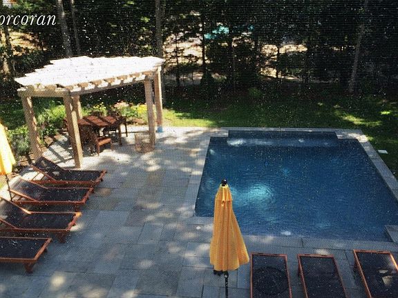 5th image of 100 Cedar Dr