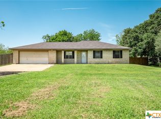 318 Pear St, Edna, TX 77957