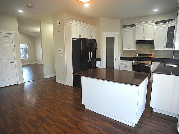 5th image of 5949 E 165th St