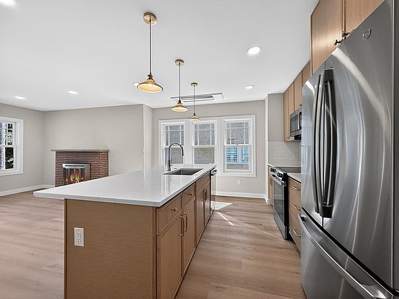 4th image of 8037 Brooklyn Ave NE