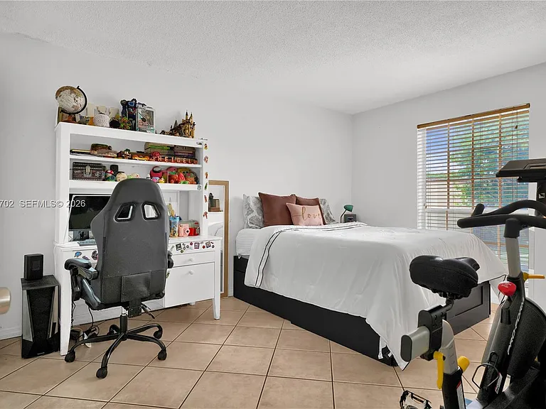 10786 N Kendall Dr #D18 — Photo 10