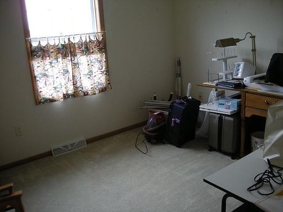 5th image of W203N16324 White Oak Cir
