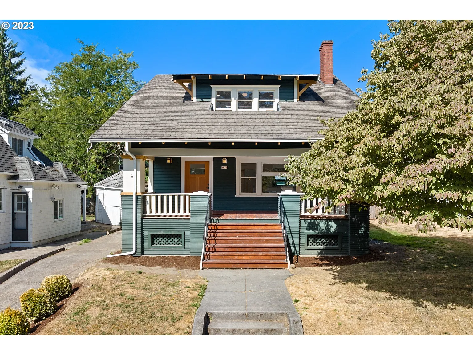 2933 NE 12th Ave photo 1
