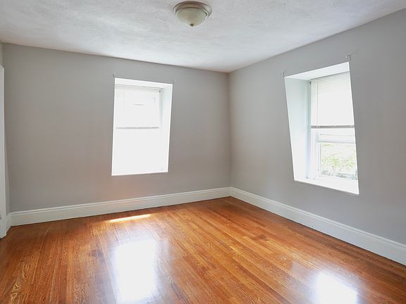 2nd image of 113 Pierce St Floor 2