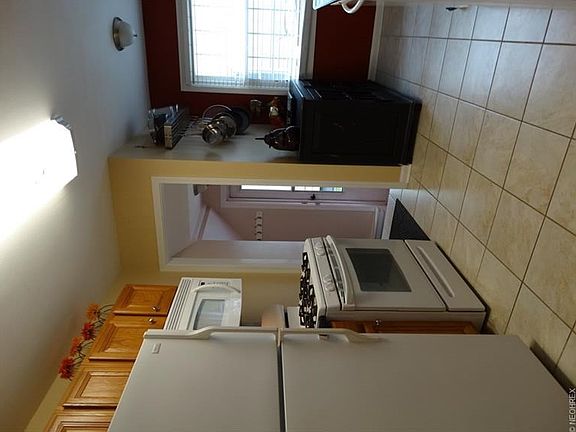 5th image of 418 Johnson Ave