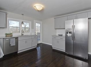 90 Darling St, Springfield, MA 01151