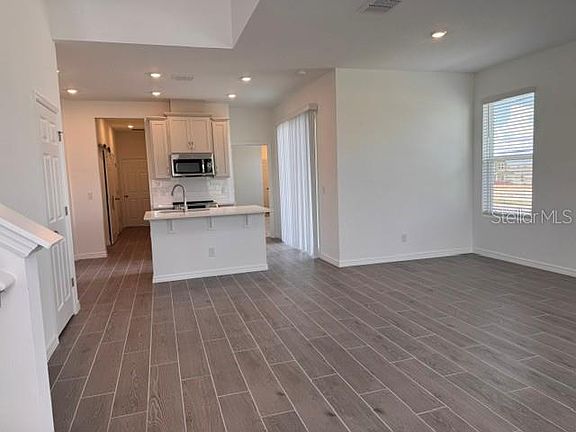 4th image of 423 Oak Flat Aly