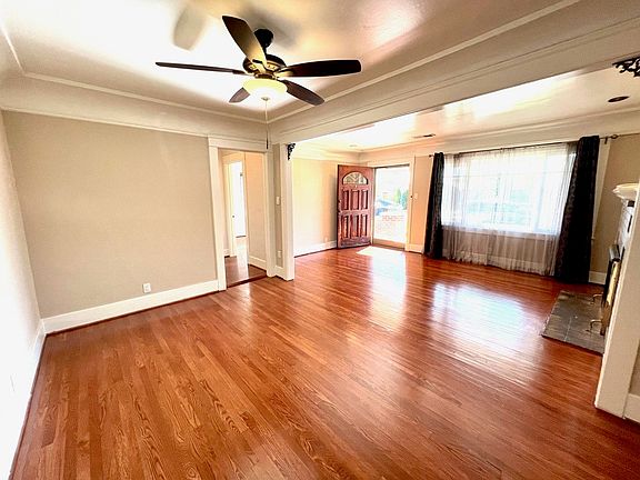 4th image of 2909 Front St