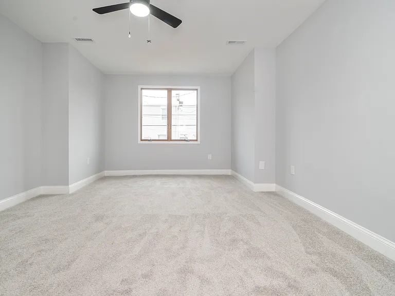 415 N Kenwood Ave — Photo 13