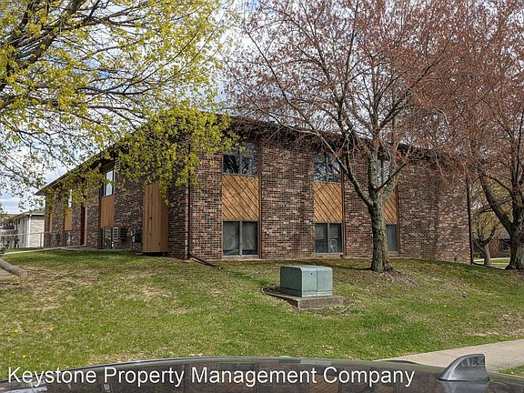 2nd image of 3414 E Court St #7