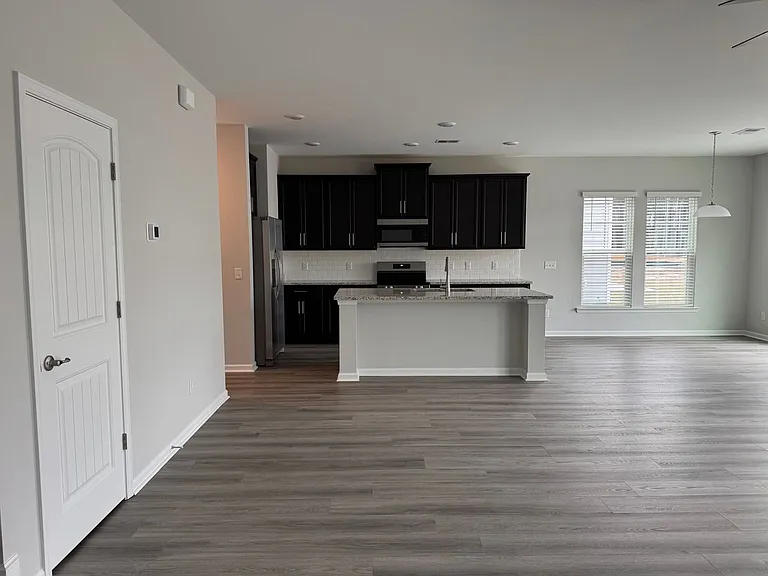 105 Fenway St — Photo 4