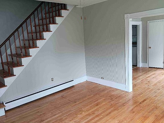 5th image of 18 Spruce St