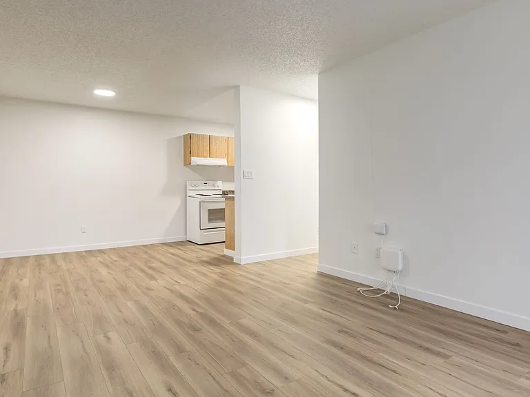 358 Hooper Cres NW — Photo 12