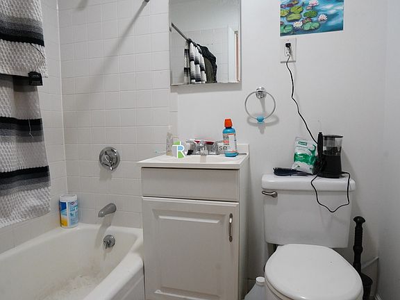 5th image of 529 Beacon St APT 14